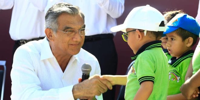 Lo que antes se robaban ahora beneficia a la gente: Américo Lo que antes se robaban ahora beneficia a la gente: Américo