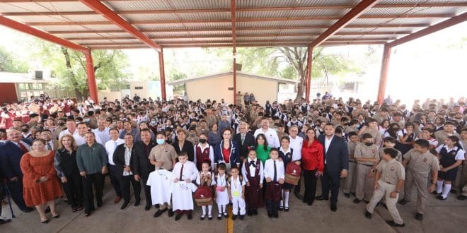 COMPROMISO CUMPLIDO; ENTREGA CARMEN LILIA CANTUROSAS UNIFORMES, MOCHILAS Y ÚTILES EN PRIMER DÍA DE CLASES