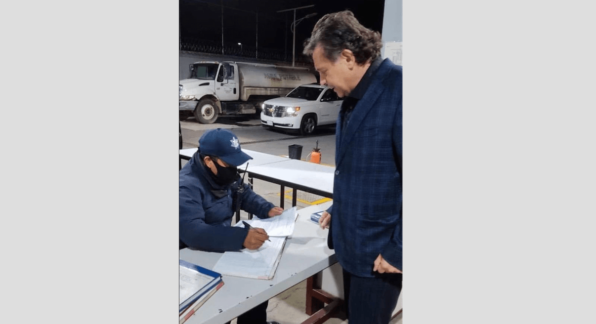 Libre Eugenio Hernández Flores