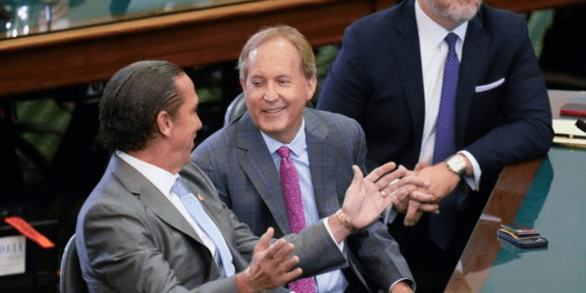 La «libra» Ken Paxton