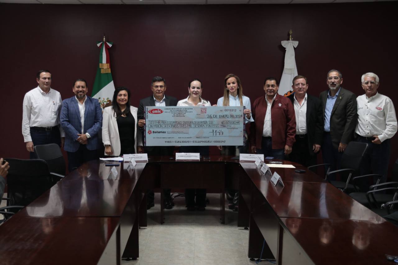 REFRENDAN GOBIERNO MUNICIPAL Y CONSTRUCTORES LOCALES CONVENIO DE COLABORACIÓN CON DONACIÓN HISTÓRICA