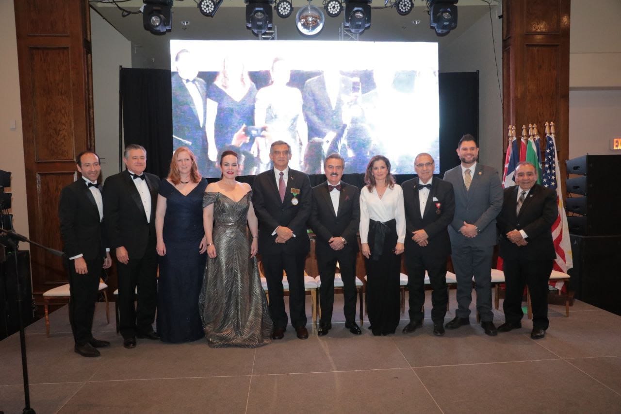 NOMBRAN DOS LAREDOS LÍDER BINACIONAL A VILLARREAL ANAYA POR IMPULSAR LA REGIÓN FRONTERIZA