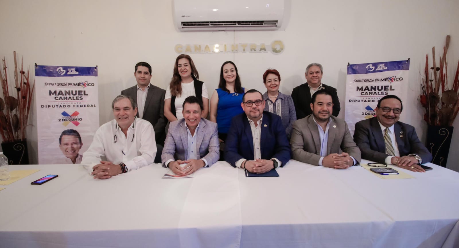 Mejor transporte para NLD, con alianzas entre empresarios y el próximo Diputado Federal, Manuel Canales Bermea, de la Alianza Fuerza y Corazón por México (PAN-PRI-PRD)