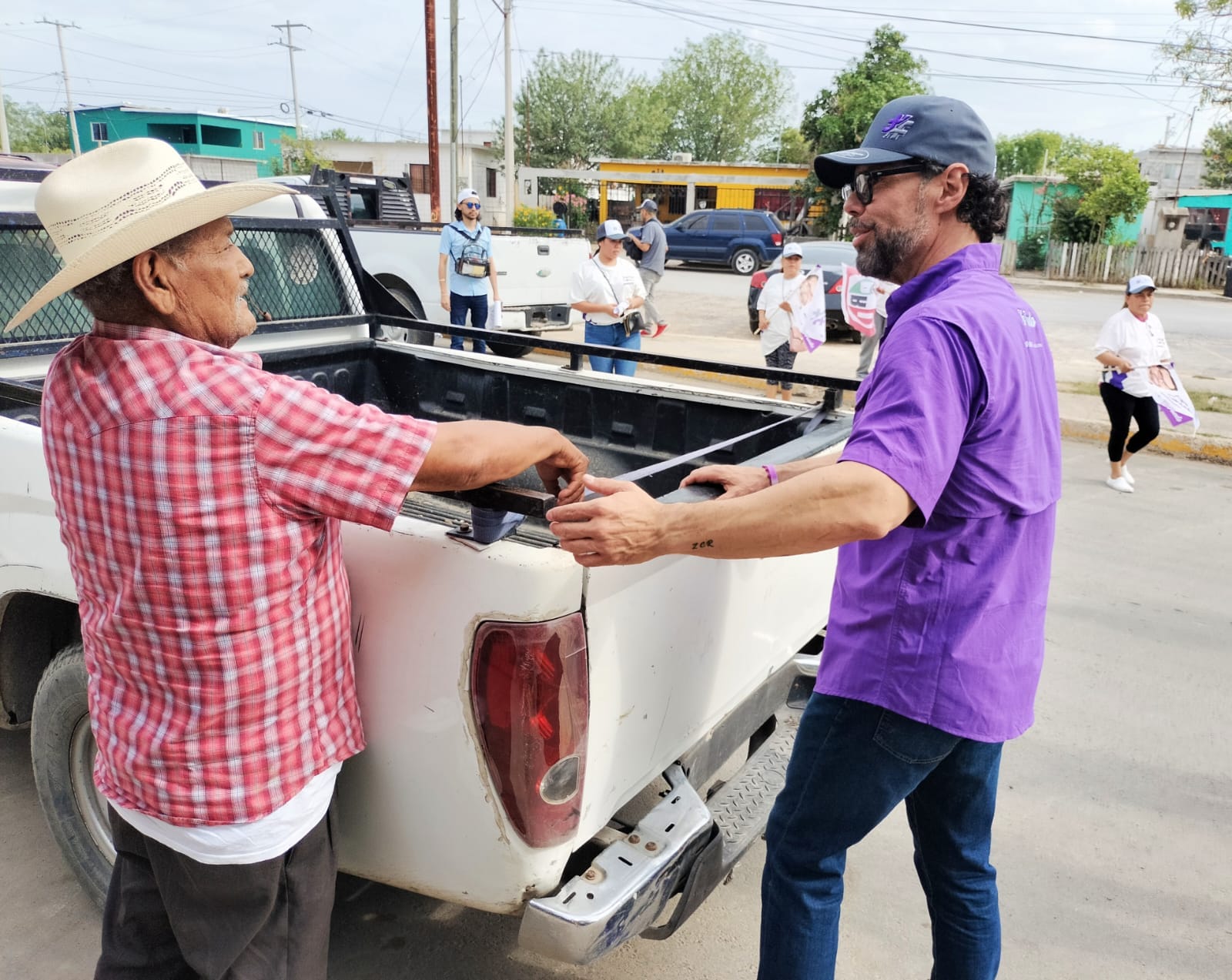 Recorre Héctor Canales la colonia Francisco Villa