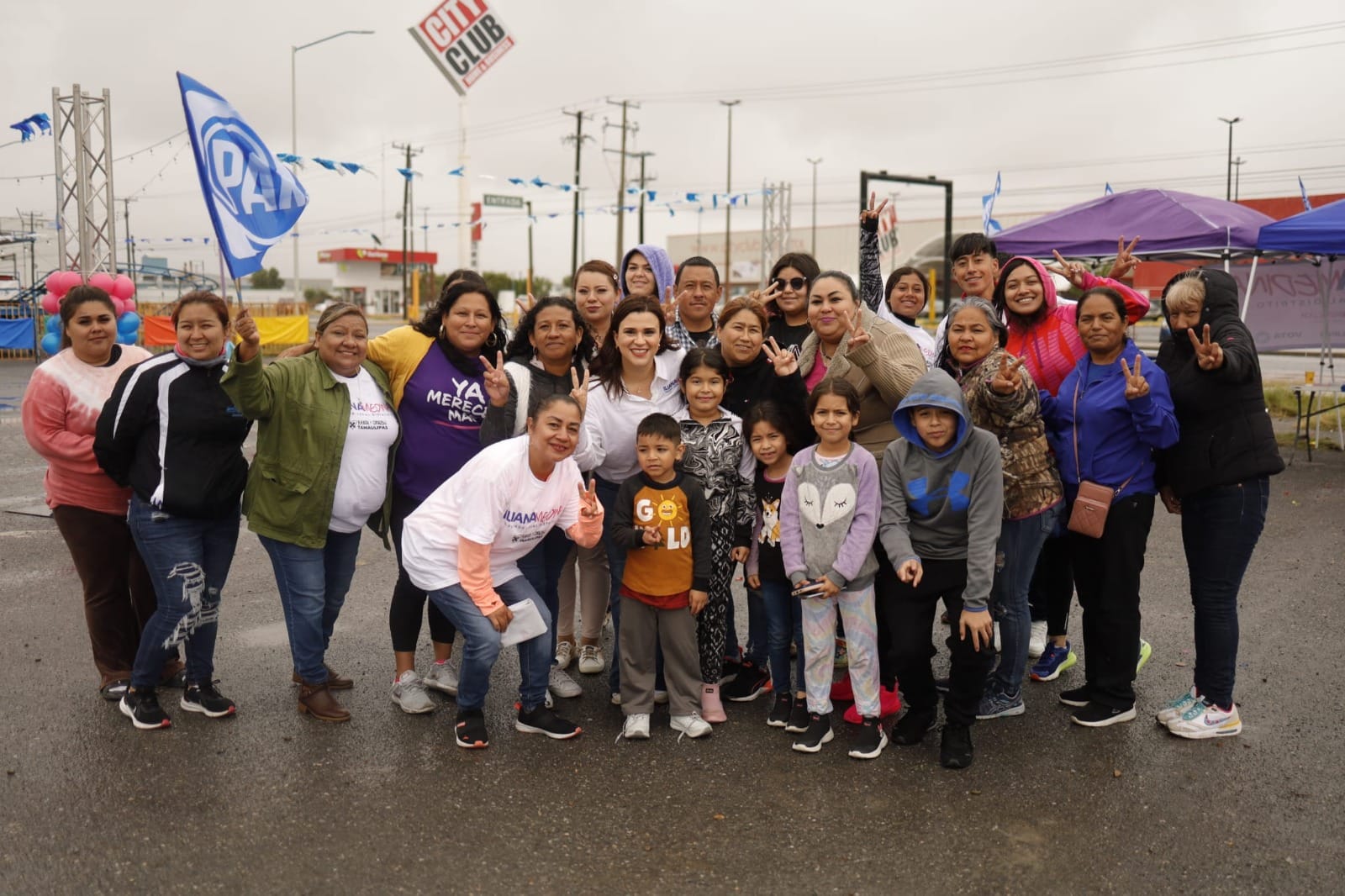 Responden ciudadanos a campaña de Iliana Medina en el Distrito 2