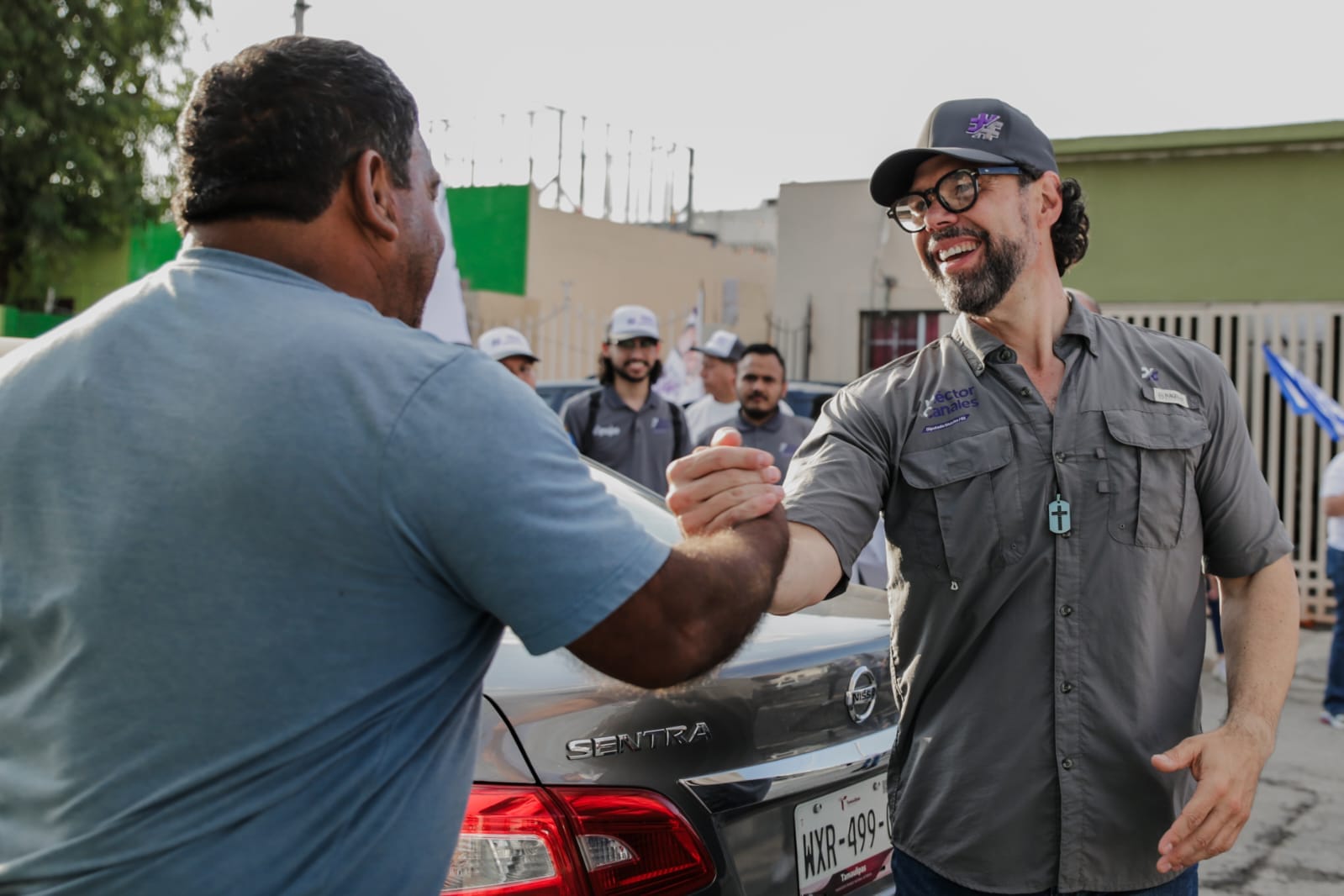 Escuchan vecinos de Los Fresnos a Héctor Canales