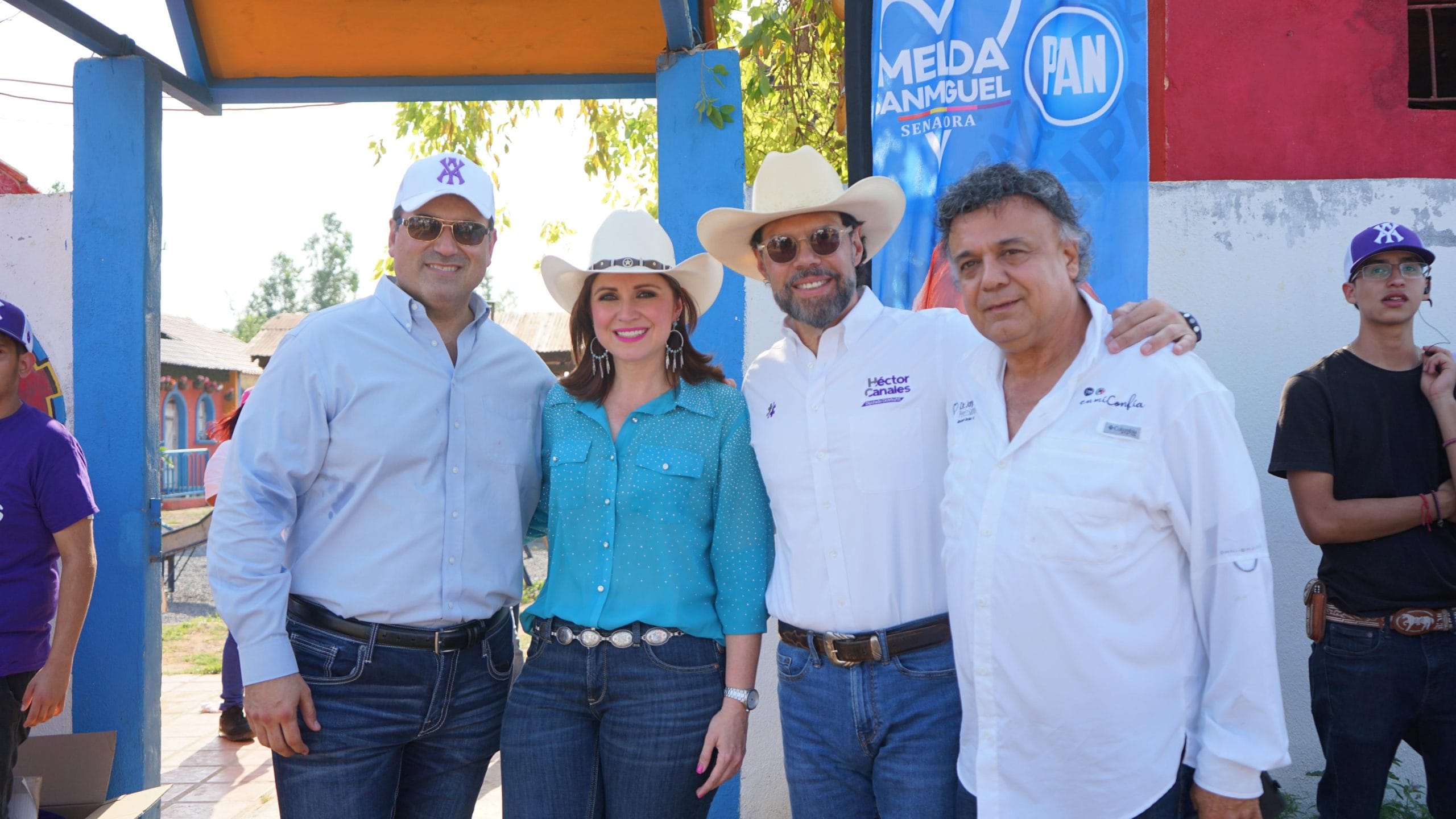 Celebra Héctor Canales entre charros