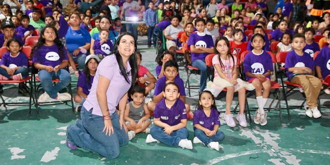 Celebra Yahleel Abdala a los niños de Nuevo Laredo