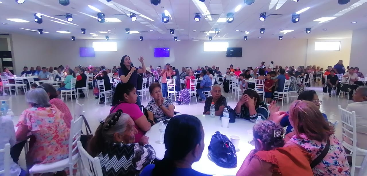 Consentirá Yahleel Abdala a todas la abuelitas y abuelitos de Nuevo Laredo, para quienes construirá una Casa del Adulto Mayor al poniente de la ciudad