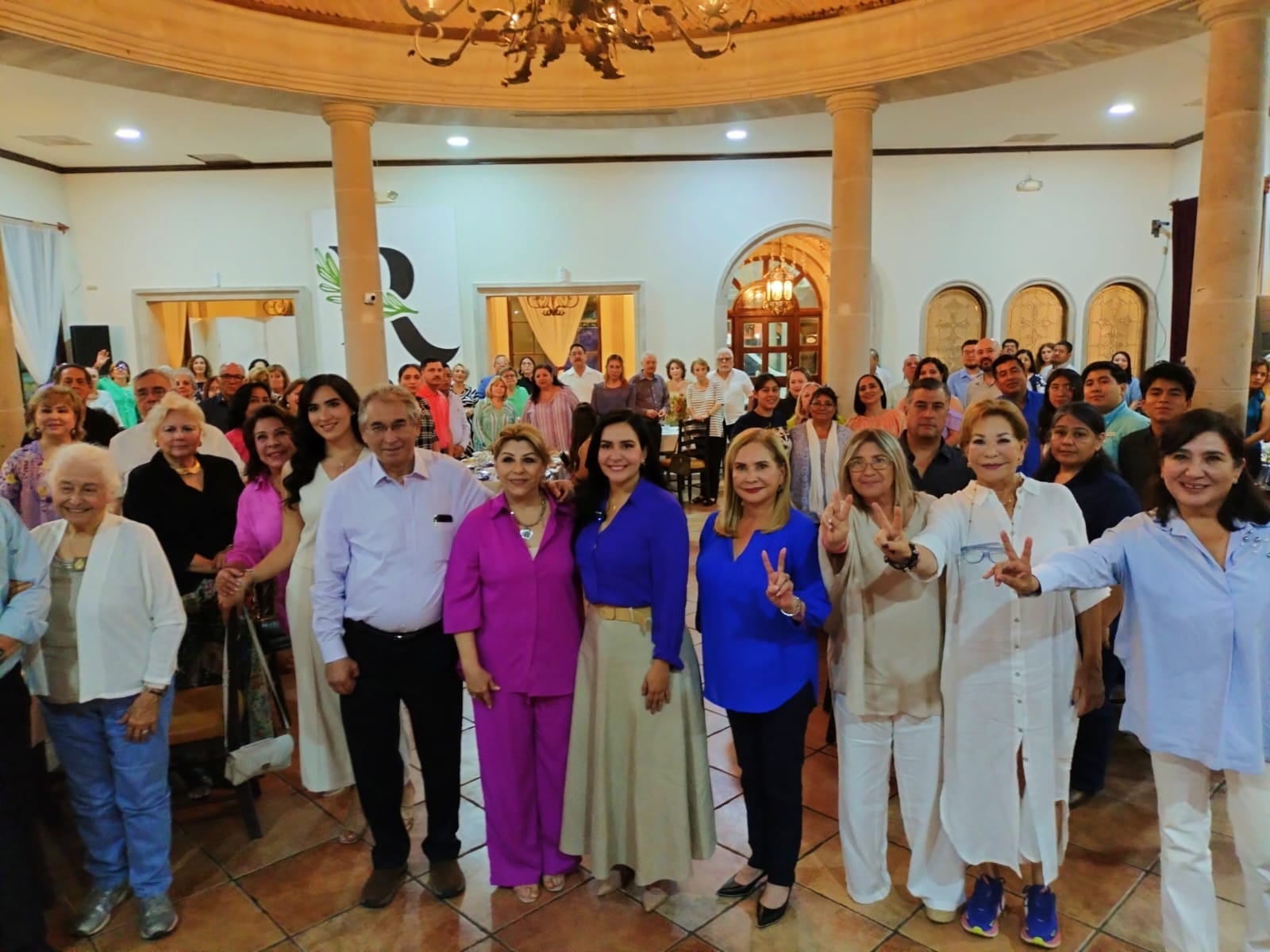 Presenta Emilio Girón red de total apoyo a proyecto de Yahleel Abdala