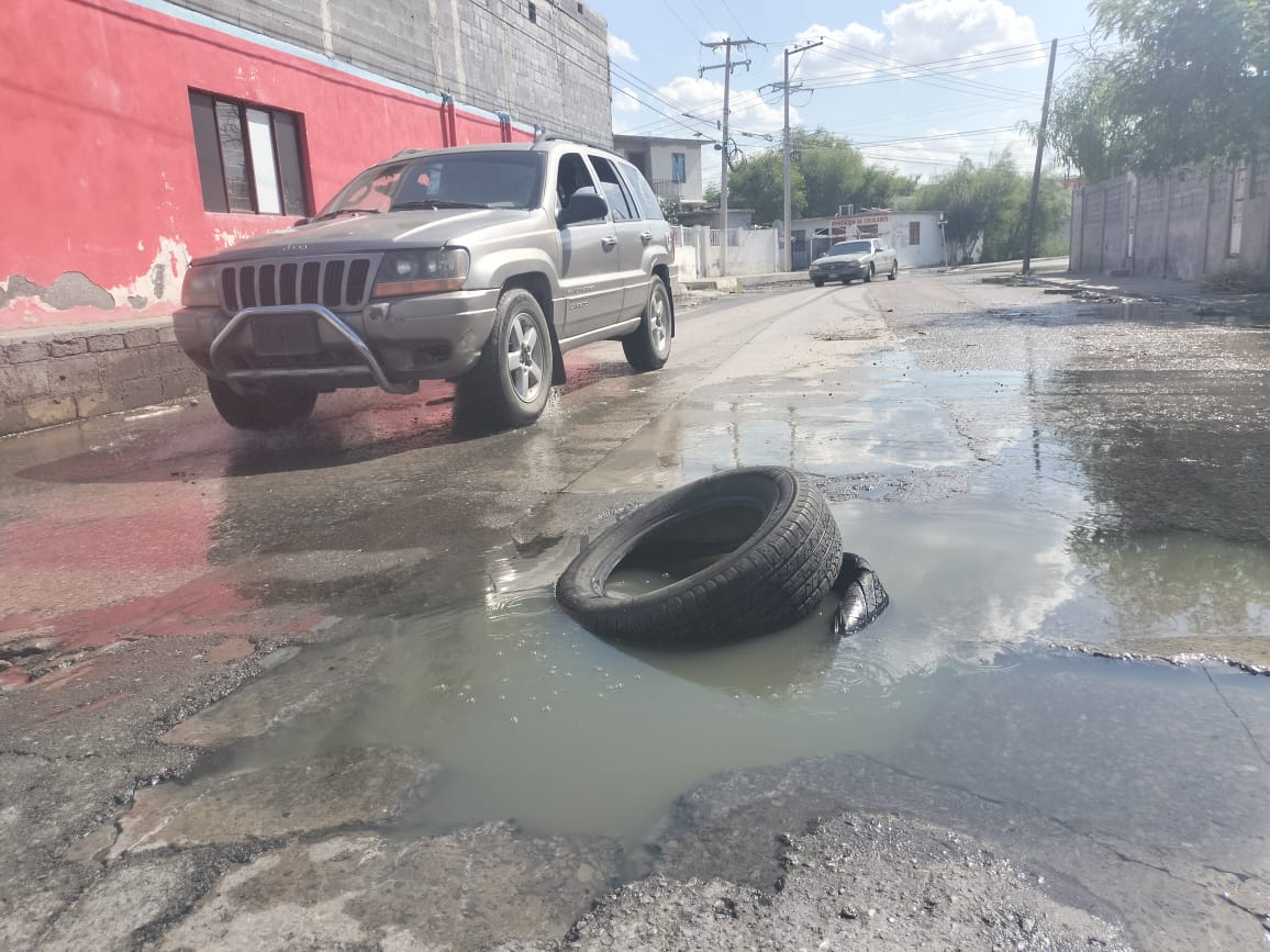 Sufren vecinos de Nueva Era pestilencia ante la ineptitud de Canturosas