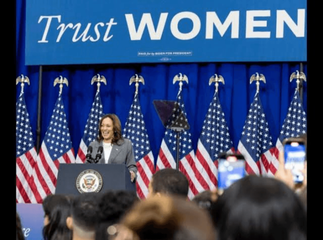 Aventaja Kamala Harris a Trump en Estados clave