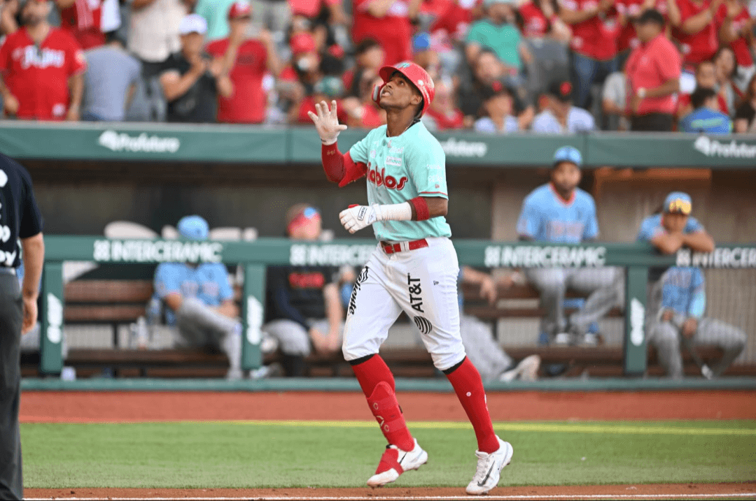 Abandona Lewin Díaz a Diablos para ir al béisbol de Corea