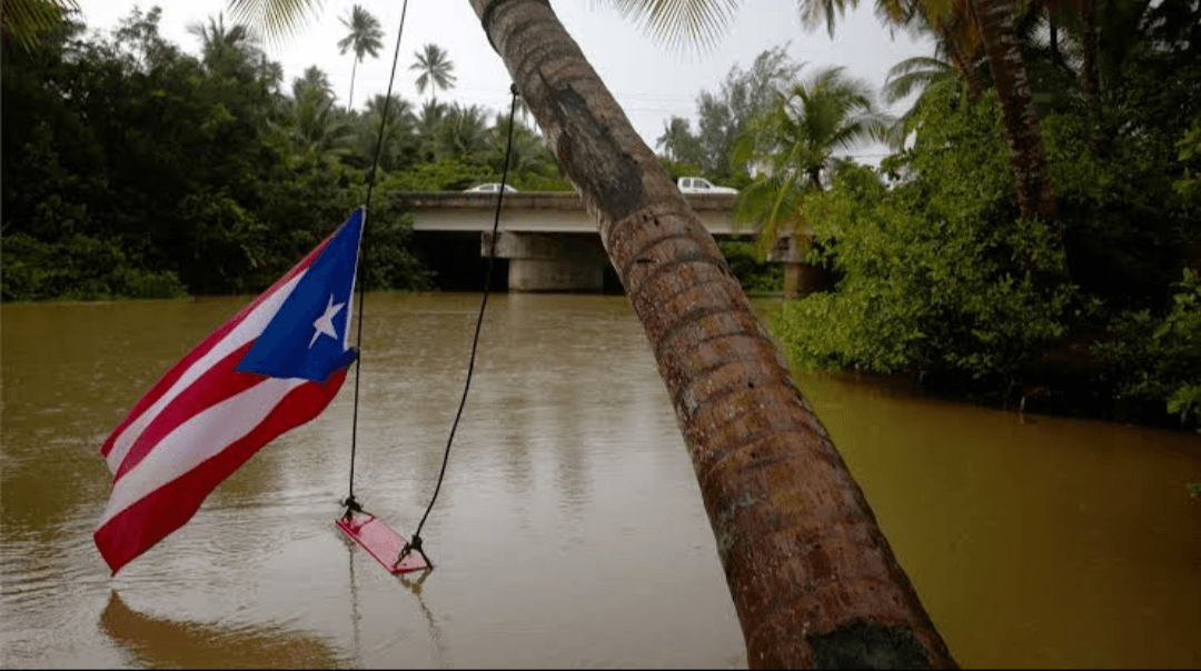 Se convierte Ernesto en huracán