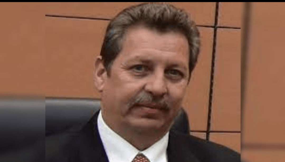 El Magistrado Presidente del TRIELTAM debe abstenerse por conflicto de intereses y acusaciones de acoso sexual