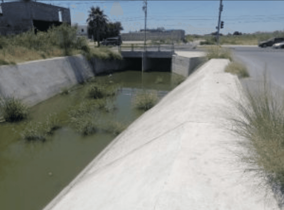 Nuevo canal pluvial en Nuevo Laredo se convierte en foco de infección y riesgo para la salud pública