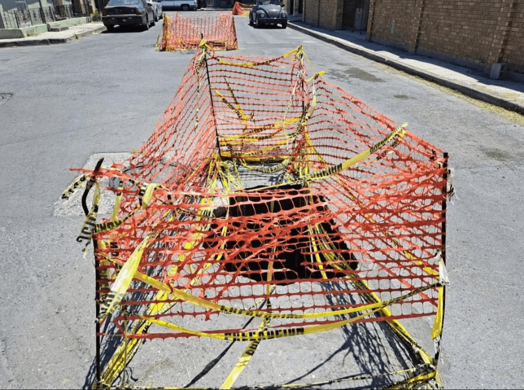 Socavones en la colonia Viveros de Nuevo Laredo