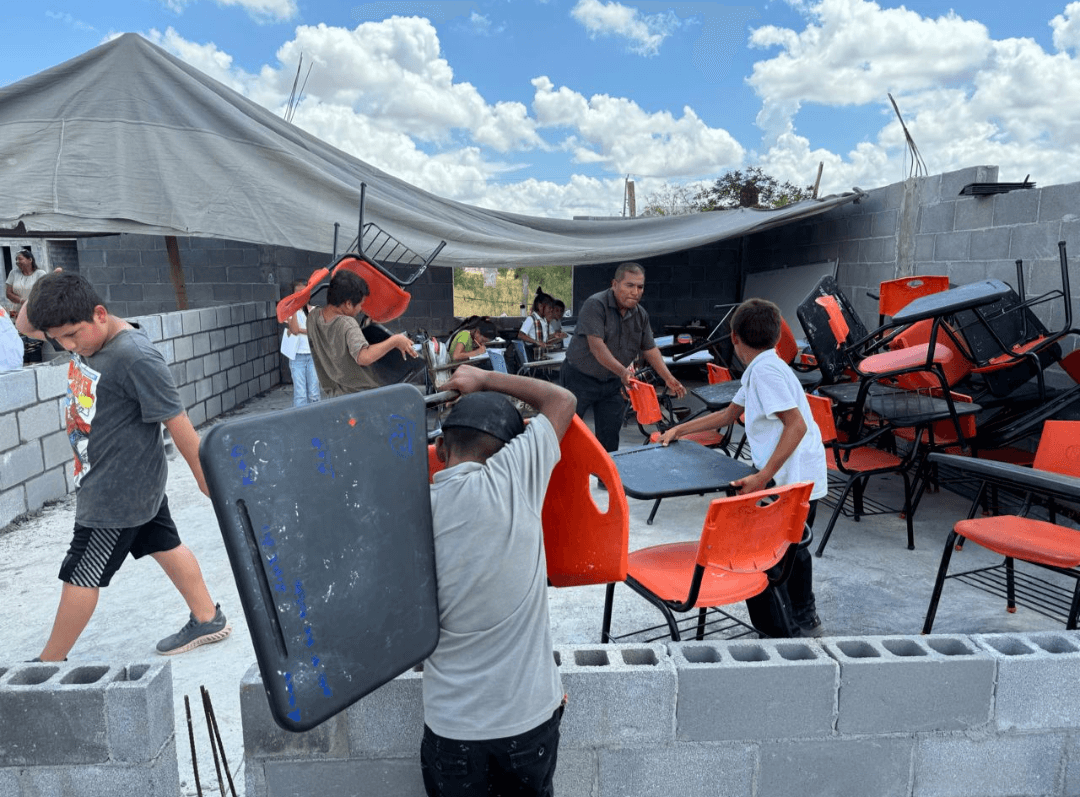 Unidos por la Educación: Periodistas y Sociedad Civil logran iniciar construcción de salones y módulo de baños en Praderas del Mezquital