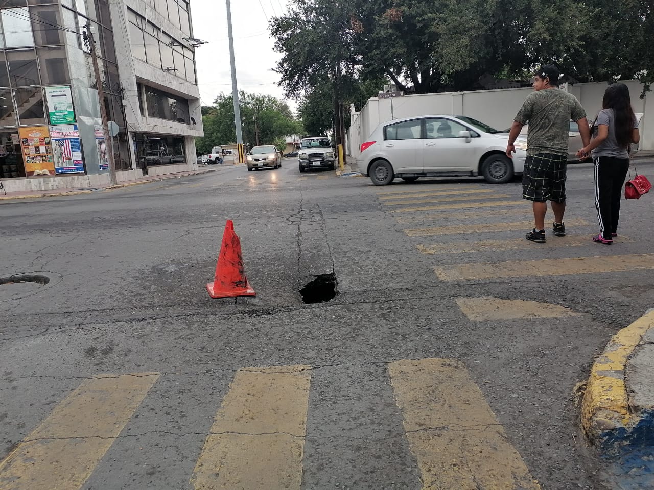 La realidad supera la retórica oficial: Socavones desnudan la falta de infraestructura en Nuevo Laredo