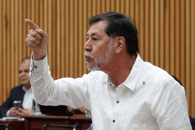 Se queja Fernández Noroña de toma de Senado