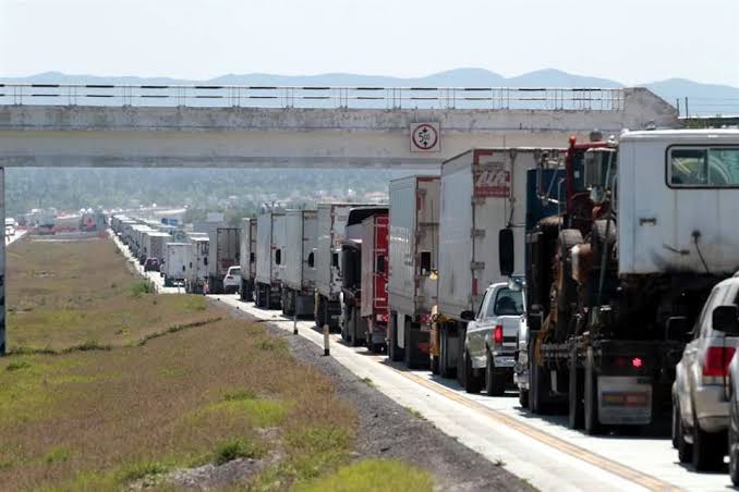 Comercio exterior «pasa aceite» por congestión en la Nacional