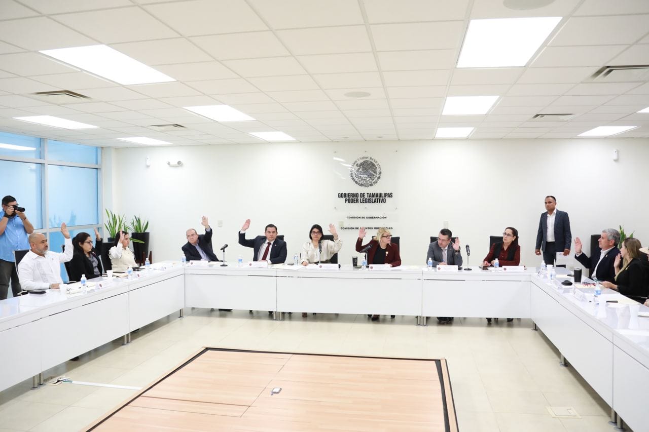 Congreso llama a comparecer a Lalo Gattás