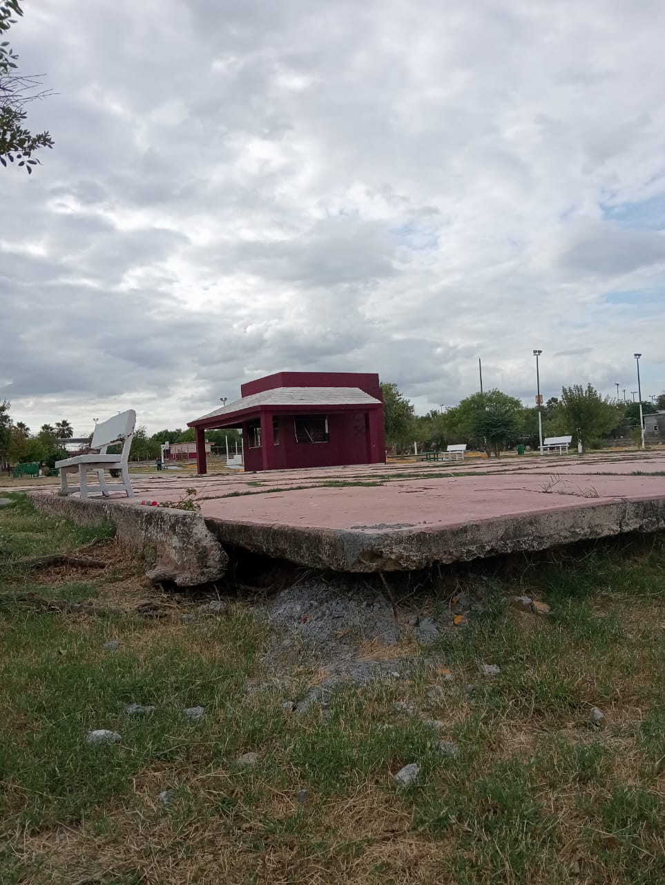 Descuido municipal en parques populares como El Solidaridad