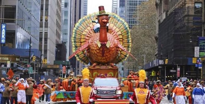 Todo listo para el Desfile de Acción de Gracias