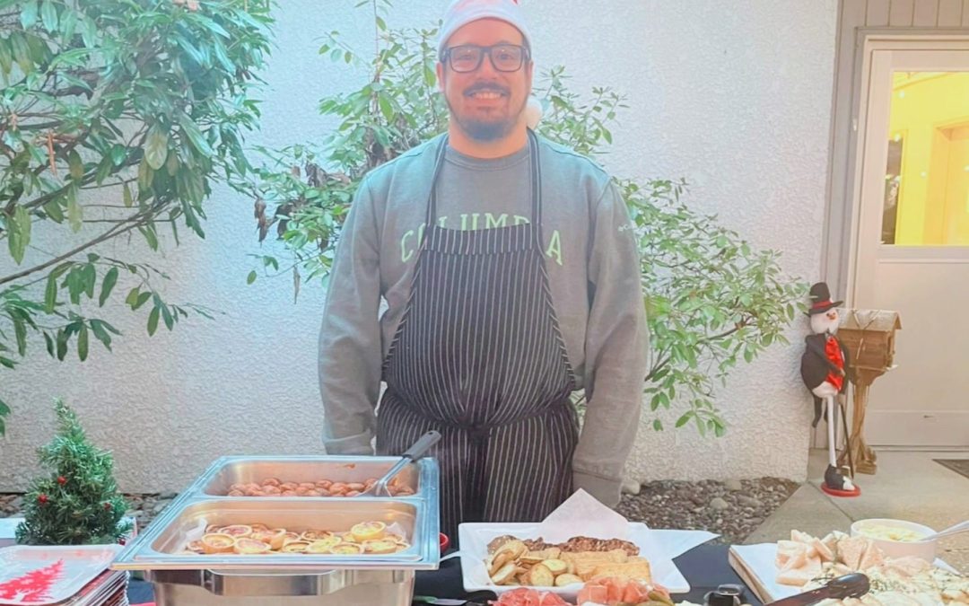 Disfruta tu Navidad con deliciosas charolas de quesos y bocadillos
