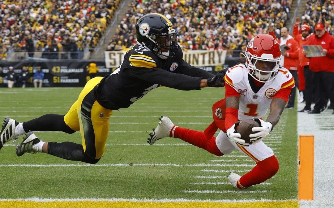 Avanza Chiefs tras derrotar a Steelers