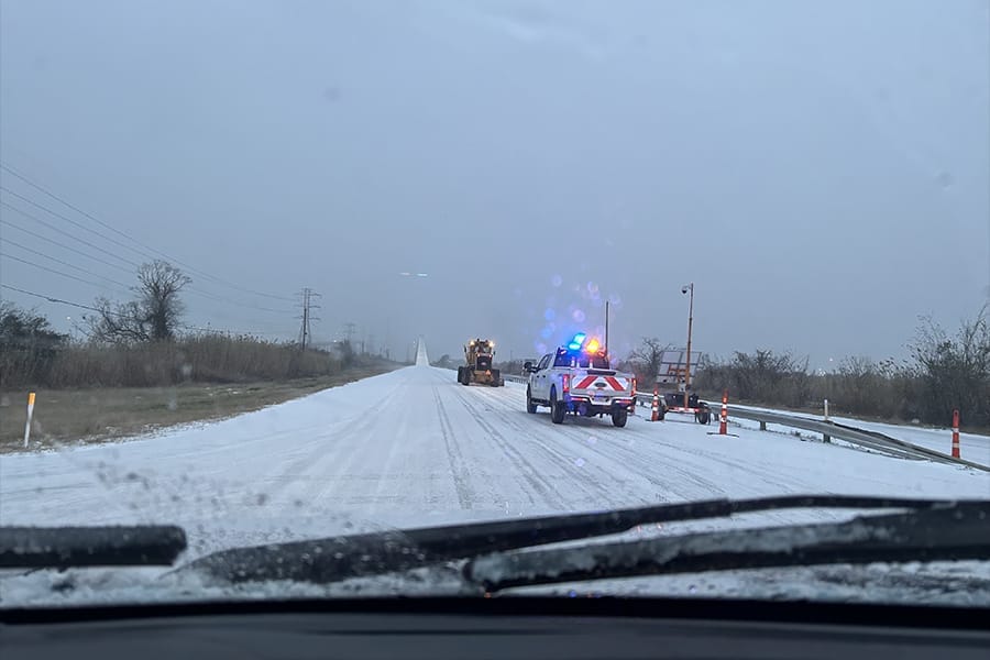 Alertan sobre carreteras congeladas