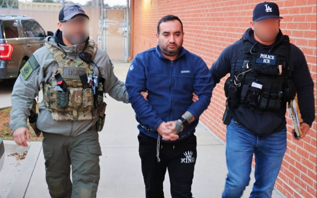 Detiene ICE a más de 80 personas en redada en Dallas; cae guatemalteco buscado por homicidio