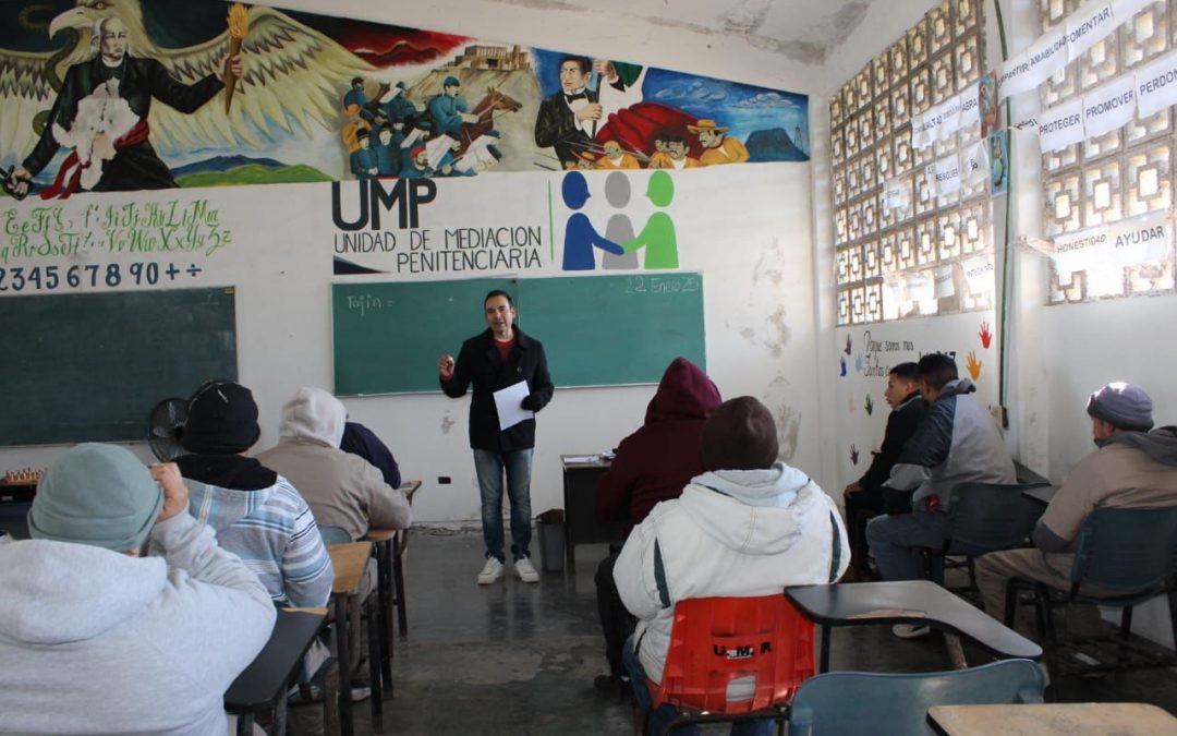 Reciben CEDES más de seis mil libros donados