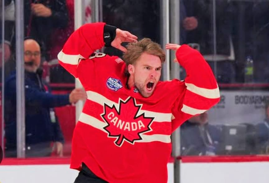 Canadiense protagoniza pelea en hielo contra estadounidense
