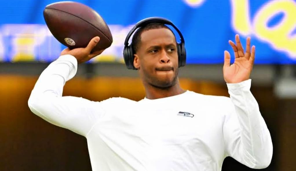 Seahawks traspasó a Geno Smith a los Raiders por una tercera ronda del draft