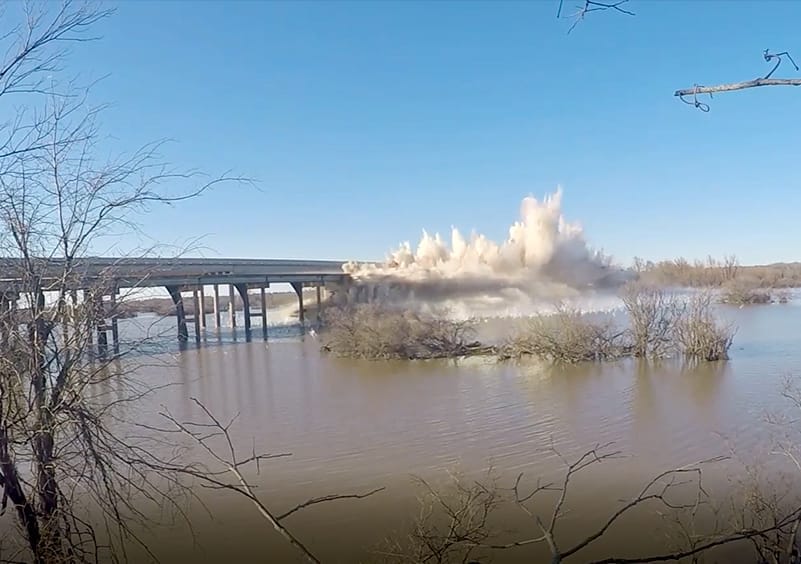 Demolición de puente en Texas marca el inicio de un nuevo proyecto en la carretera estatal 8