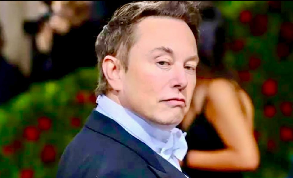 X sufre caída global: Elon Musk culpa a un ciberataque masivo