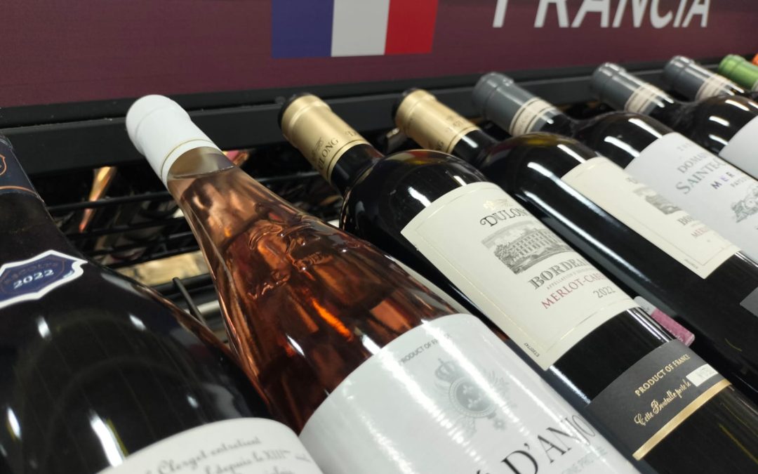 Trump amenaza con imponer aranceles del 200% al alcohol europeo tras represalias de la UE