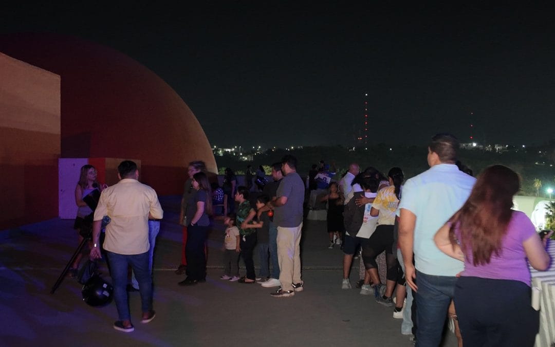 Así fue la magia del eclipse lunar en campamento del planetario