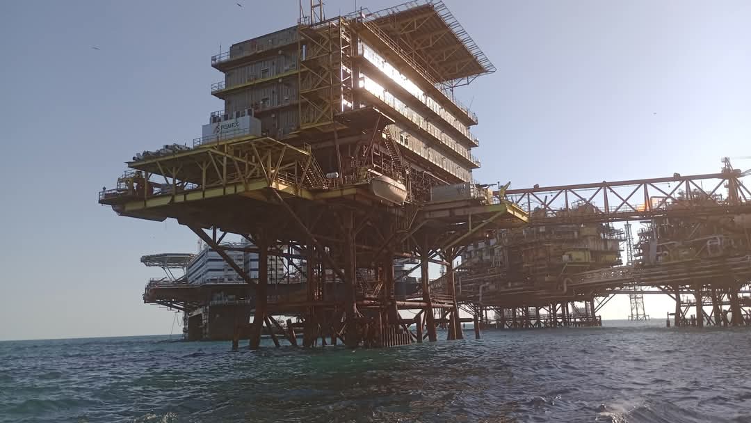 Confirman Derrame de Petróleo en la Sonda de Campeche; Pemex Guarda Silencio