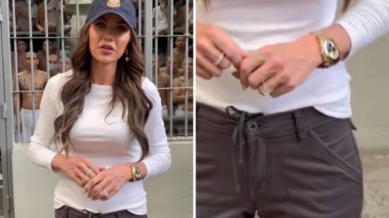 Visita Kristi Noem megaprisión de alta seguridad con un Rolex de lujo en la muñeca
