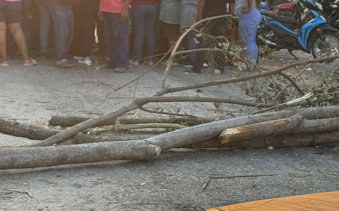 Ignoran Layda Sansores y Pablo Gutiérrez a pobladores; bloqueo en Atasta supera las 60 horas