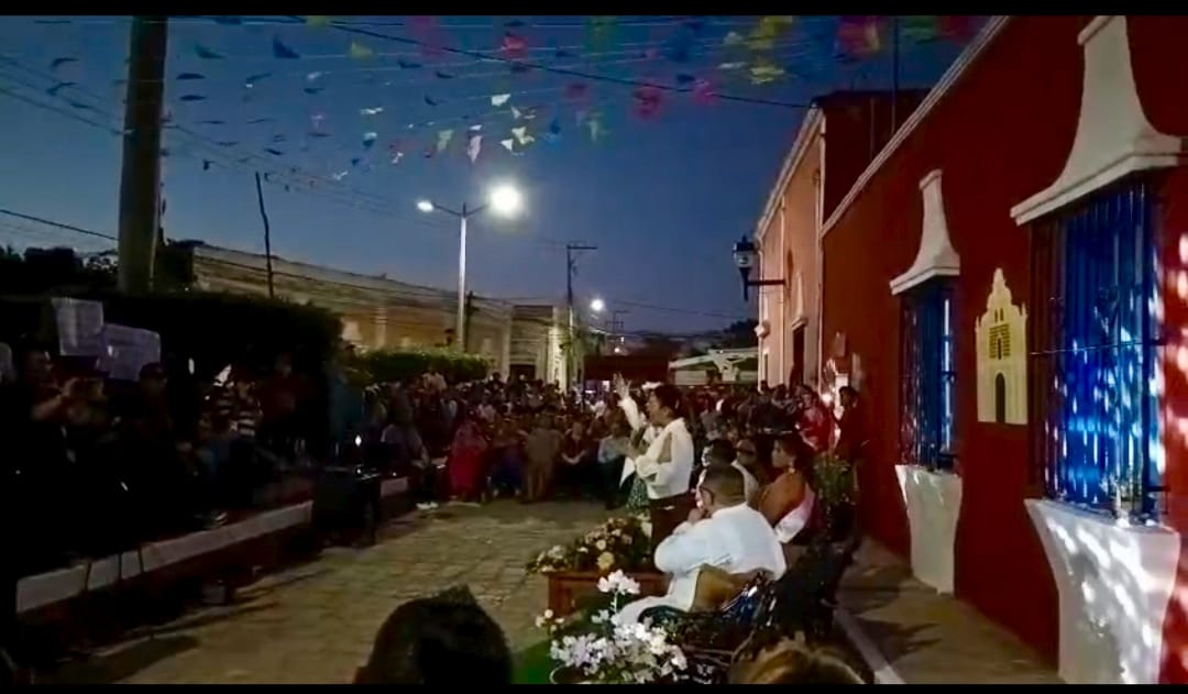 Marchan palqueros en Tenabo contra decisión de alcaldesa; acusan atentado a tradición taurina