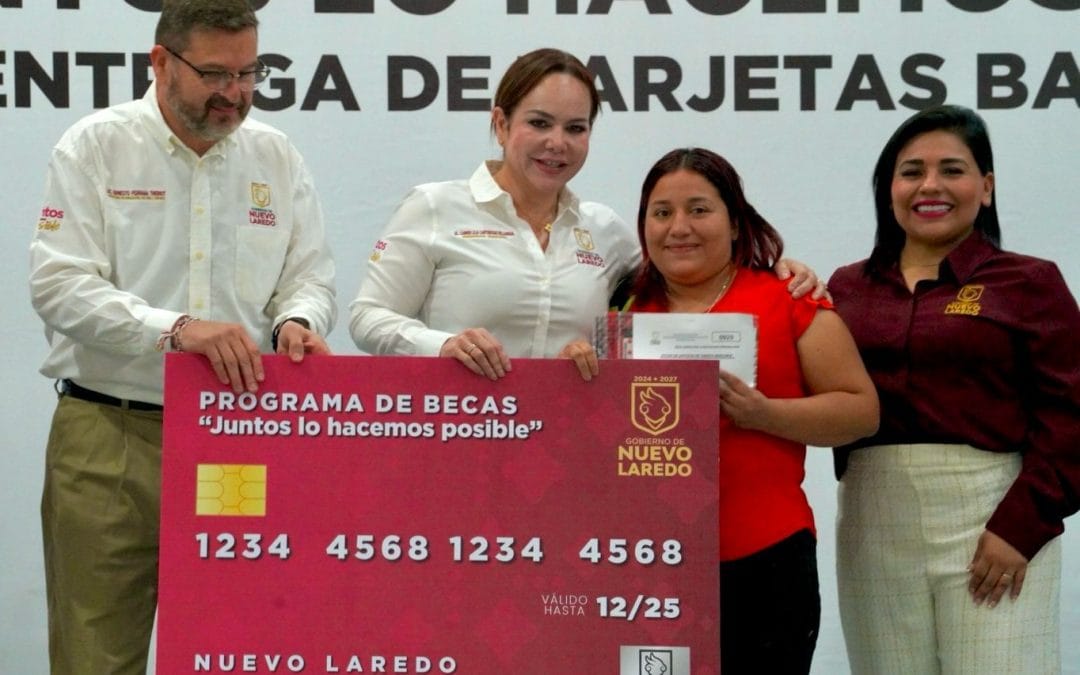 Refrenda Carmen Lilia compromiso educativo con becas y apoyo a familias