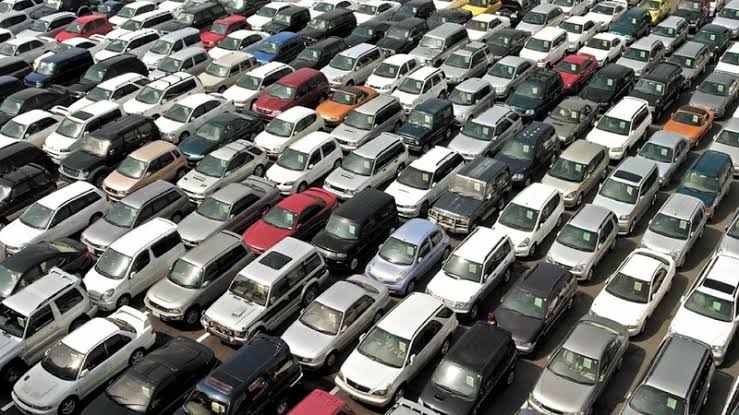 Advierten por decomiso de autos chocolate irregulares