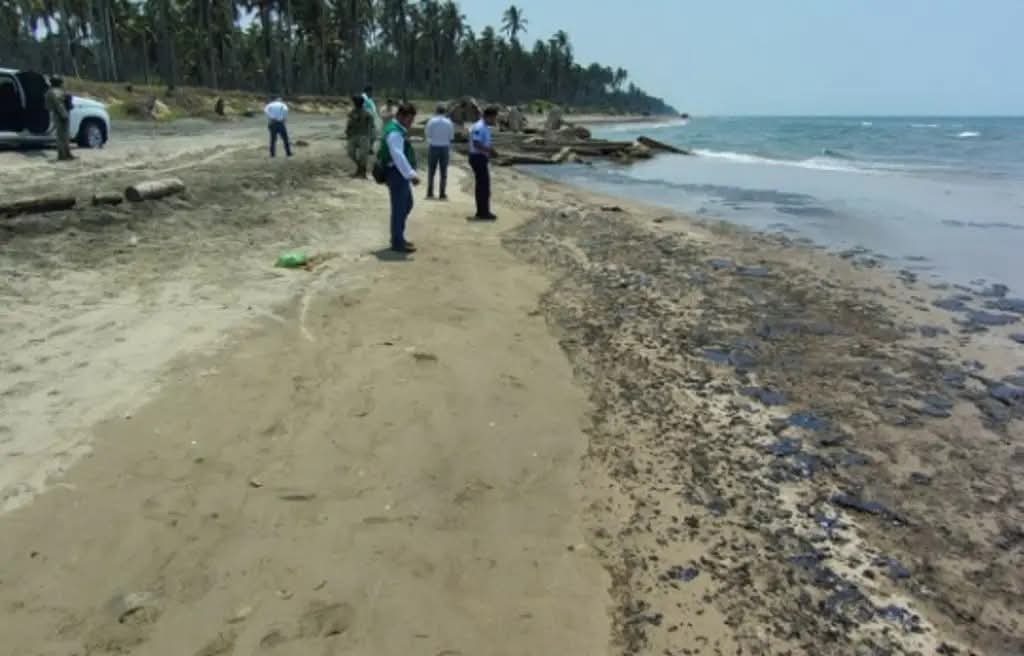 Cierran playas en Tabasco por presunto derrame de hidrocarburo
