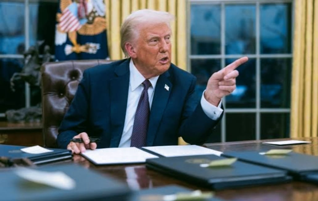 Amenaza Trump con embargo a indocumentados