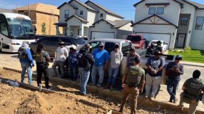 Arresta ICE a 31 migrantes indocumentados en operativos laborales en Laredo
