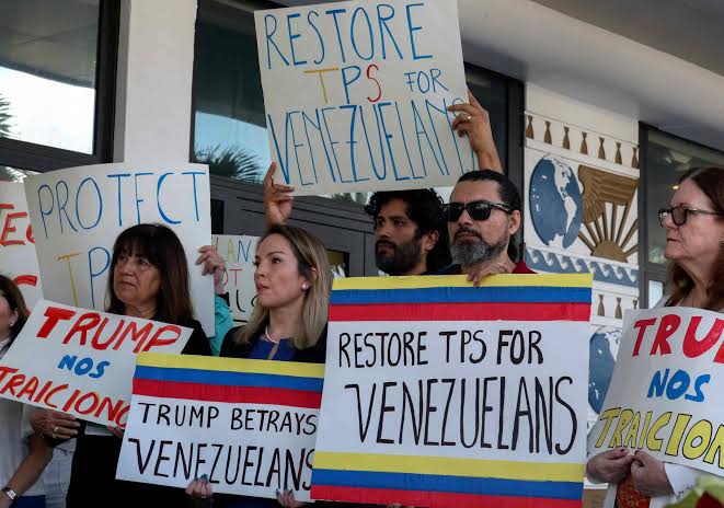 Autoriza Corte Suprema de EE.UU. a Trump retirar protección a 350 mil venezolanos
