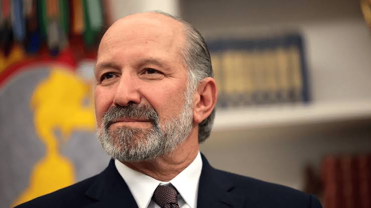 Anuncian visa “tarjeta dorada” para millonarios que quieran vivir en EE.UU.